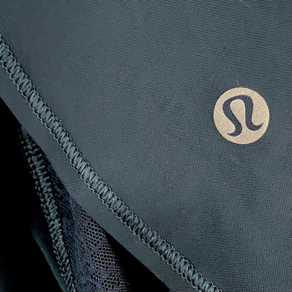 lululemon Twist & Train Tank in Jaded Rare! - Picture 7 of 7